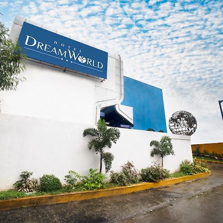 Hotel Dreamworld Las Piñas Екстериор снимка