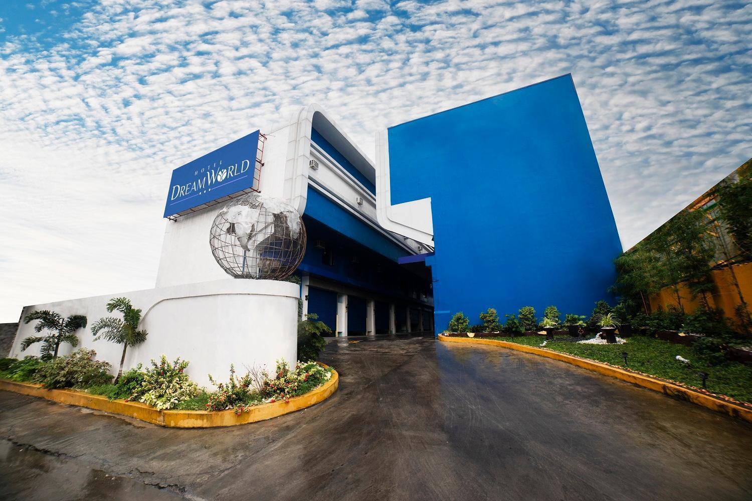 Hotel Dreamworld Las Piñas Екстериор снимка